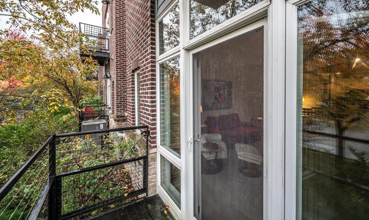 301 7th Street W Unit: 2103