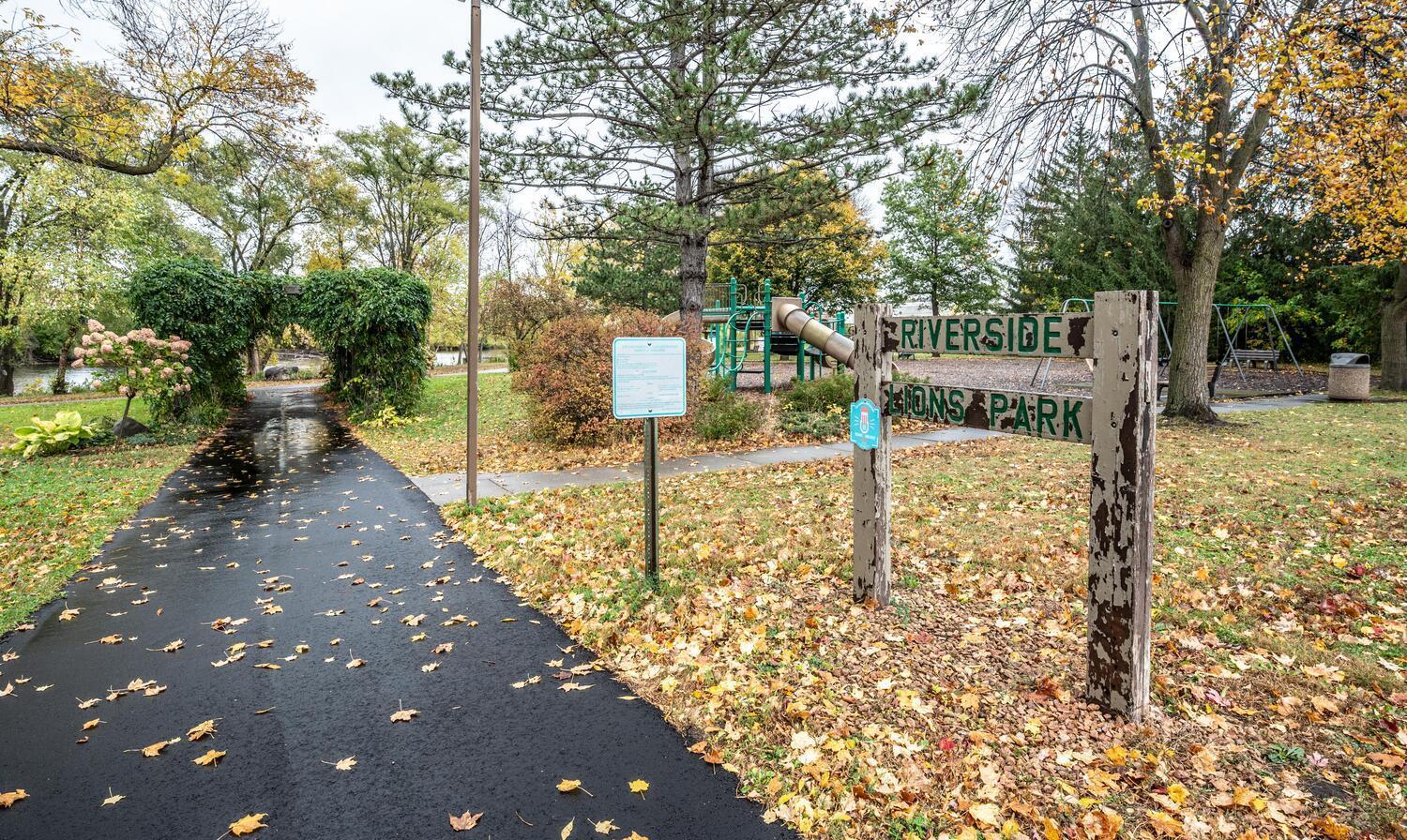 301 7th Street W Unit: 2103
