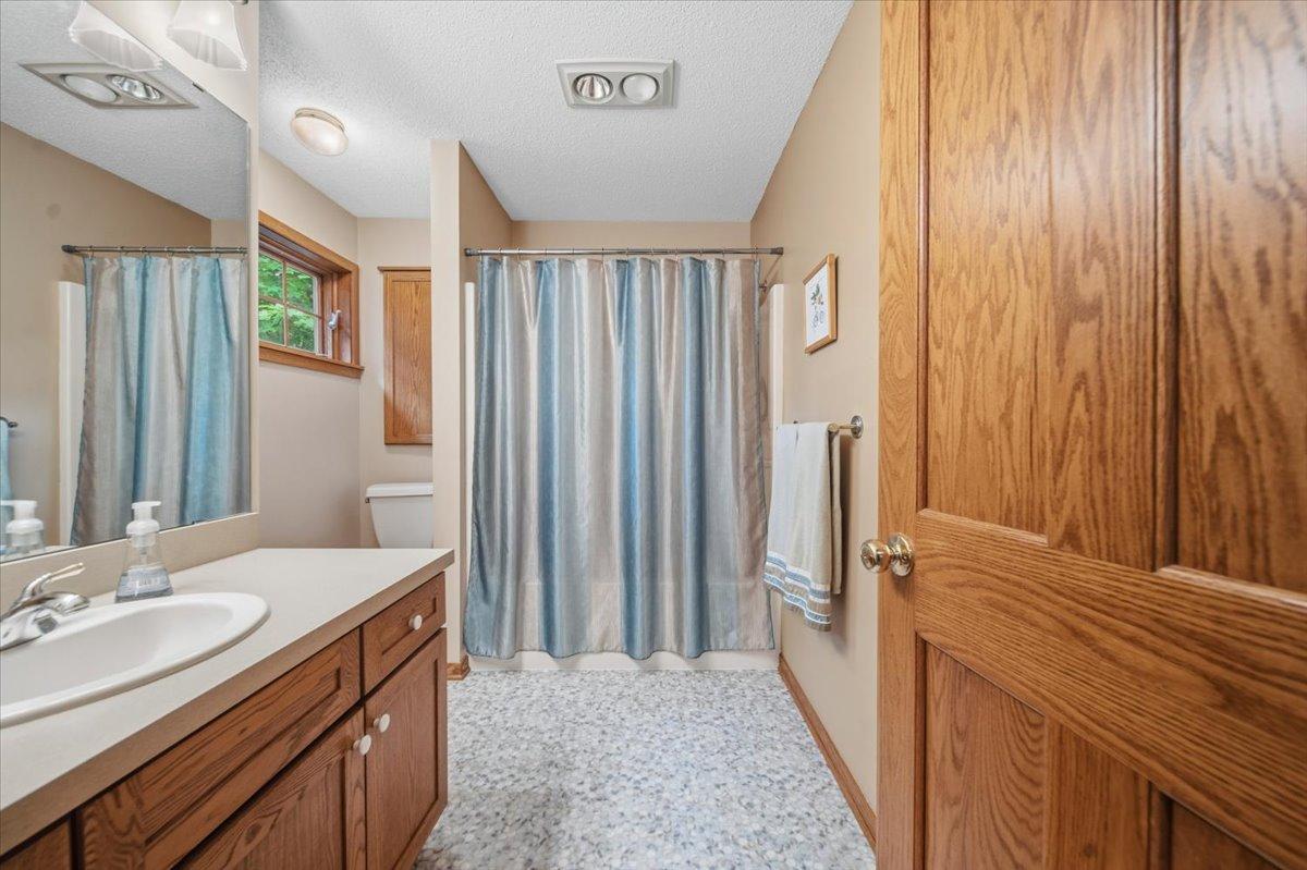 1009 Greenleaf Court