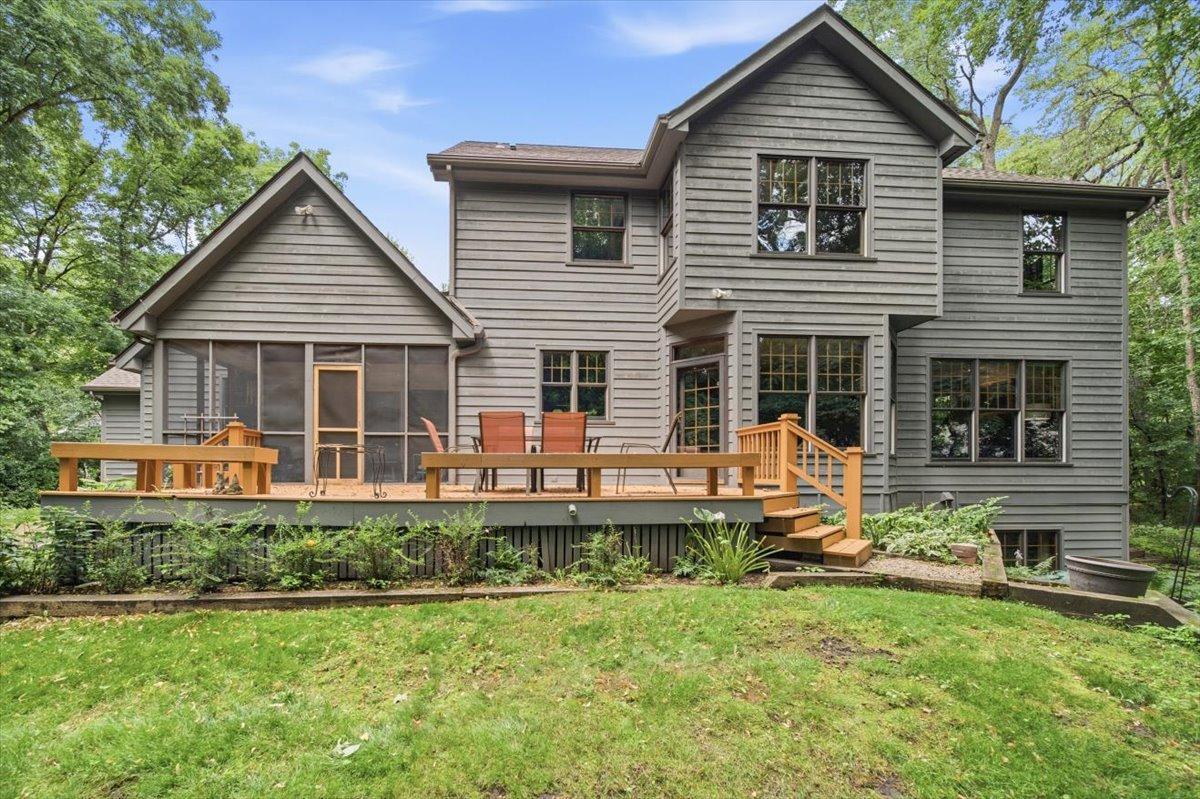 1009 Greenleaf Court