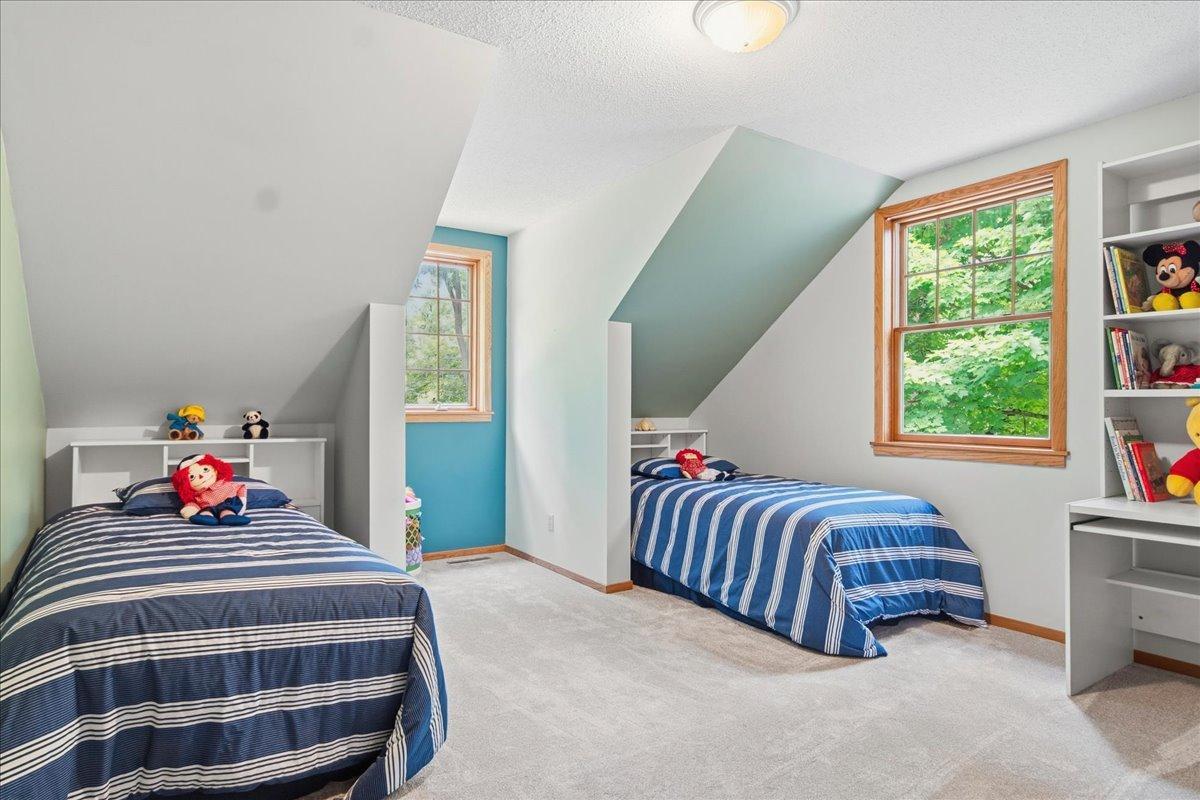 1009 Greenleaf Court