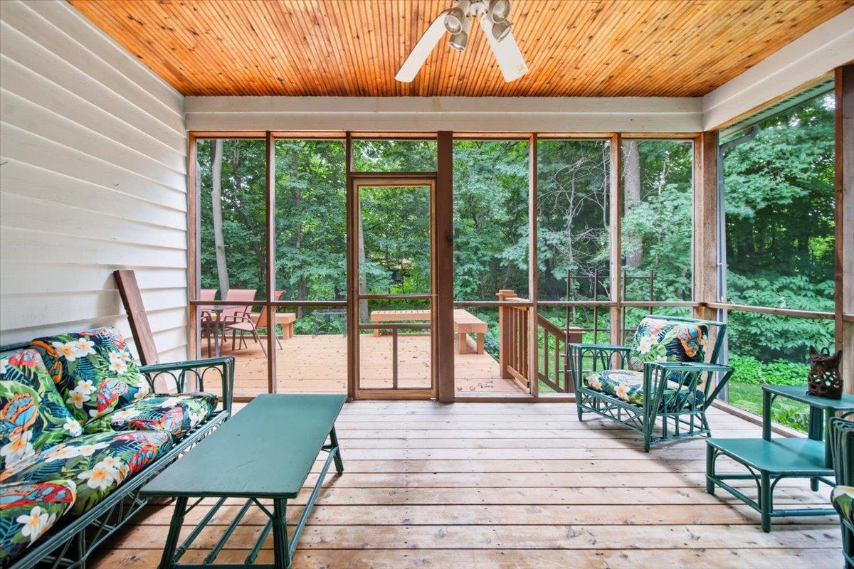 1009 Greenleaf Court