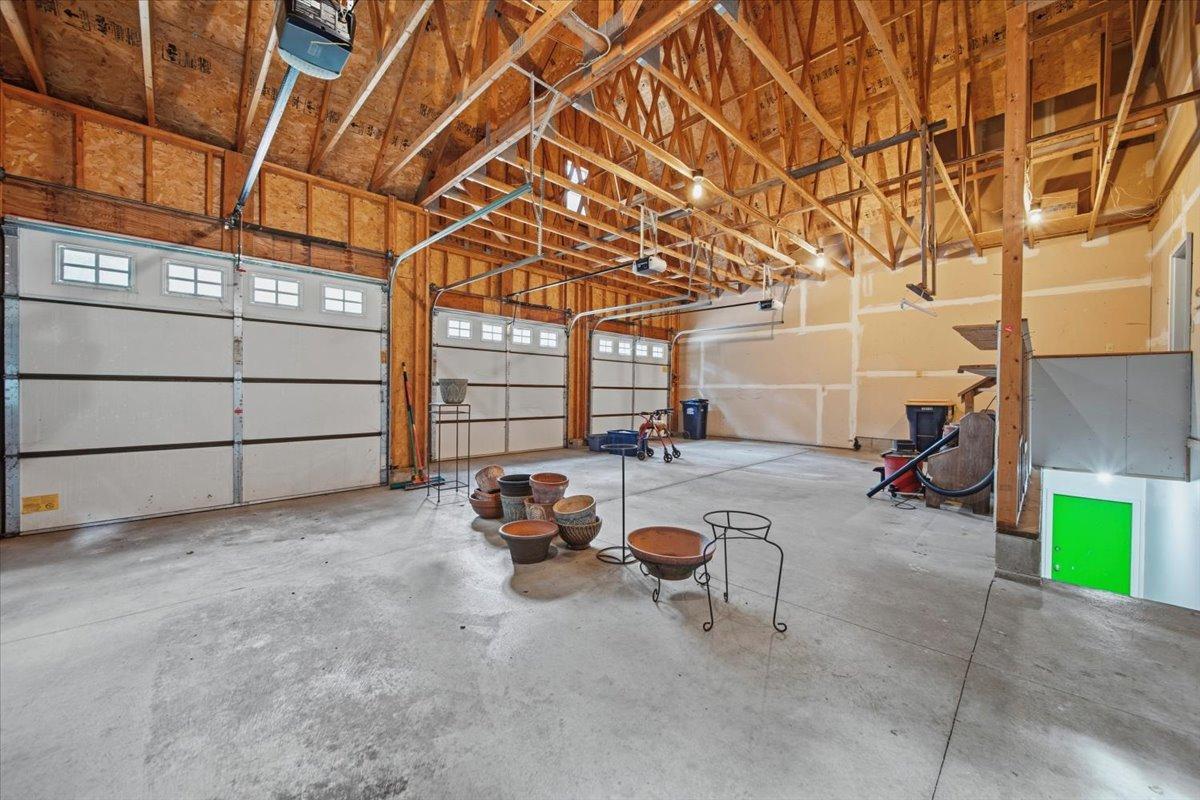 1009 Greenleaf Court