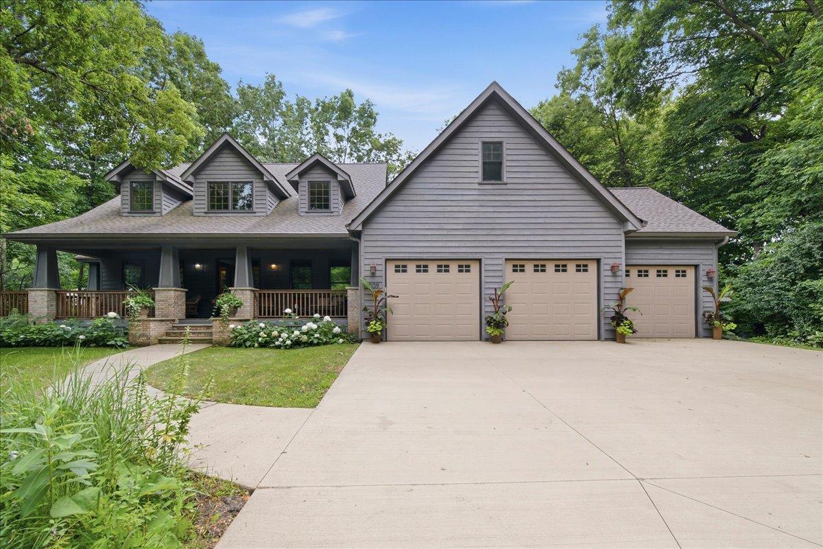 1009 Greenleaf Court