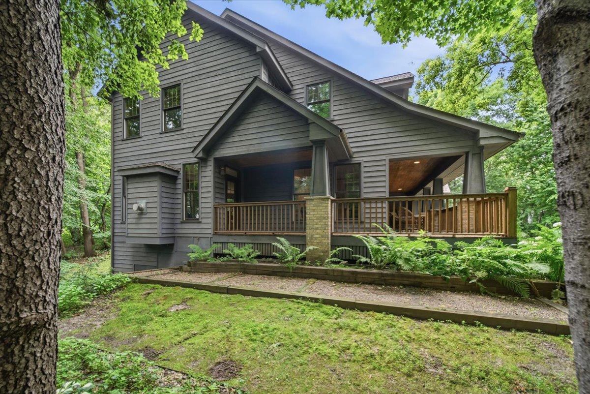 1009 Greenleaf Court