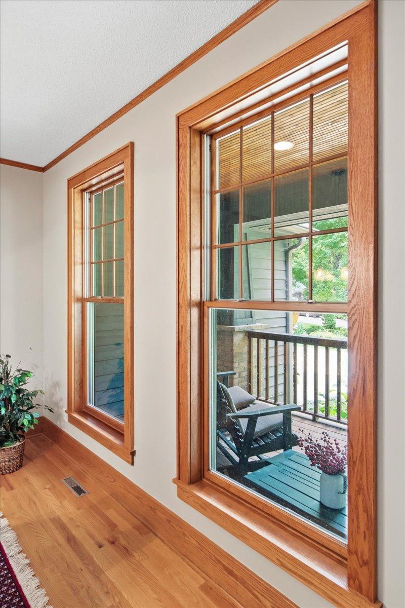 1009 Greenleaf Court