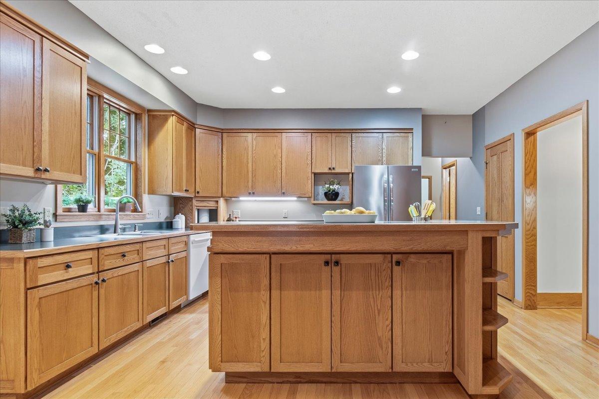 1009 Greenleaf Court