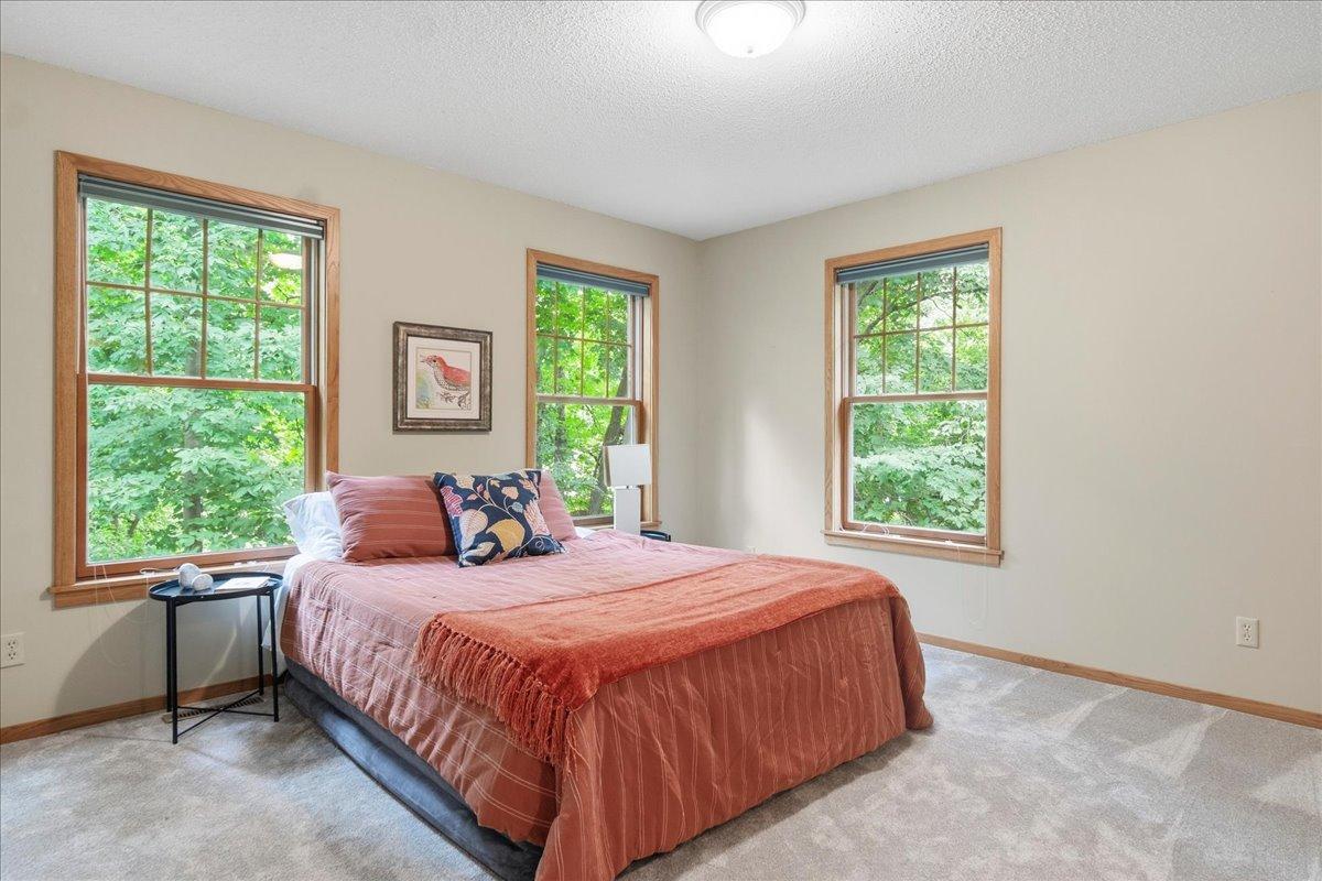 1009 Greenleaf Court