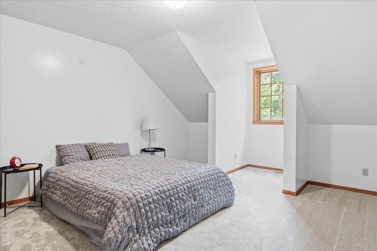 1009 Greenleaf Court