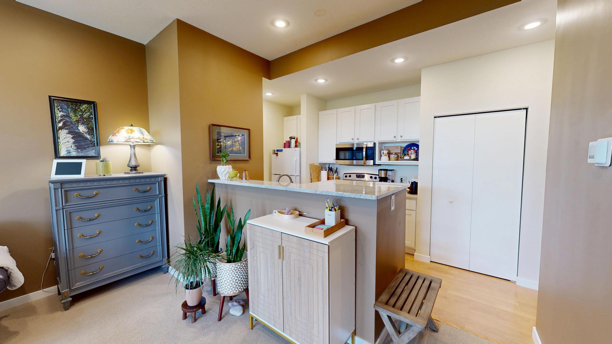 301 7th Street W Unit: 2402