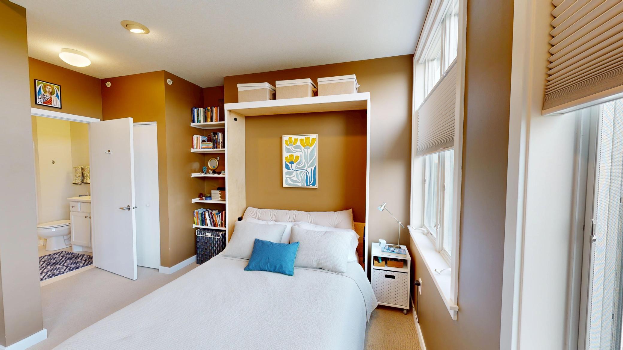 301 7th Street W Unit: 2402