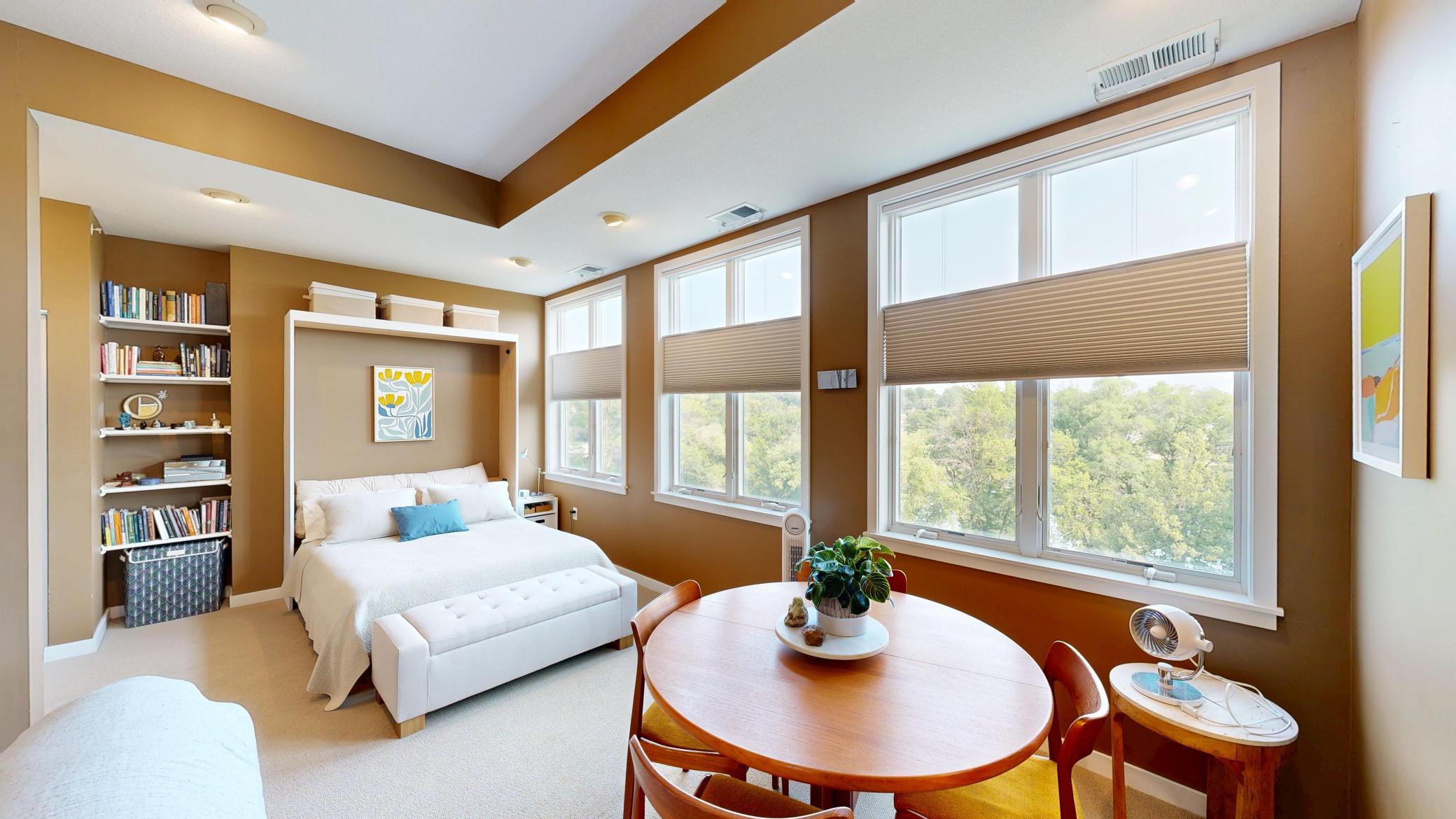 301 7th Street W Unit: 2402