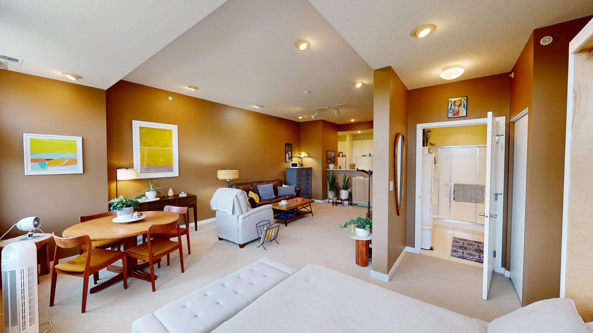 301 7th Street W Unit: 2402
