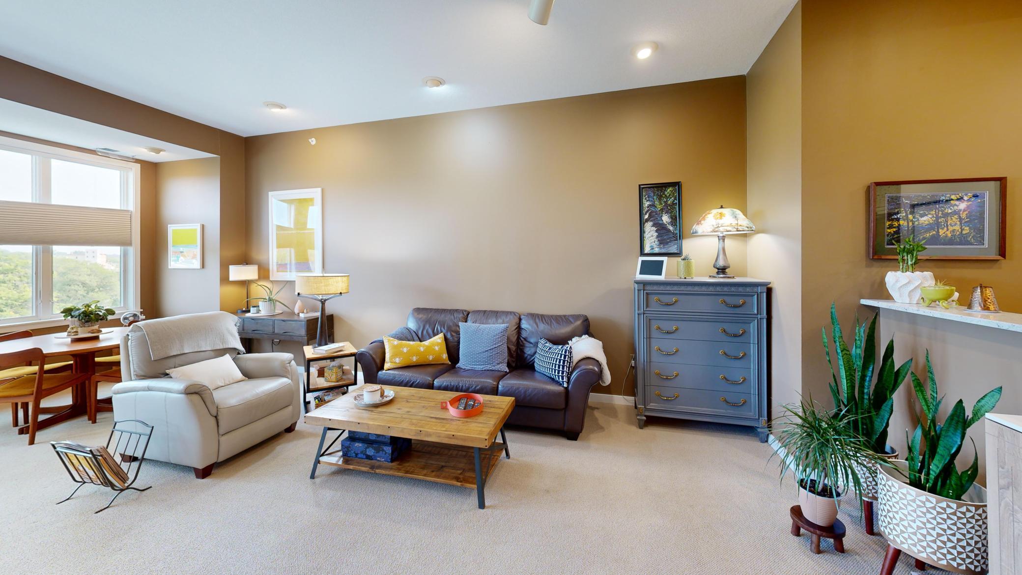 301 7th Street W Unit: 2402