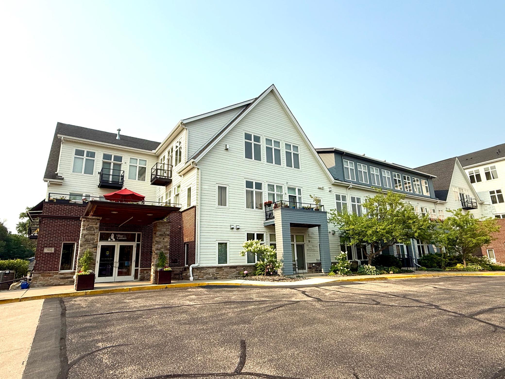301 7th Street W Unit: 2402