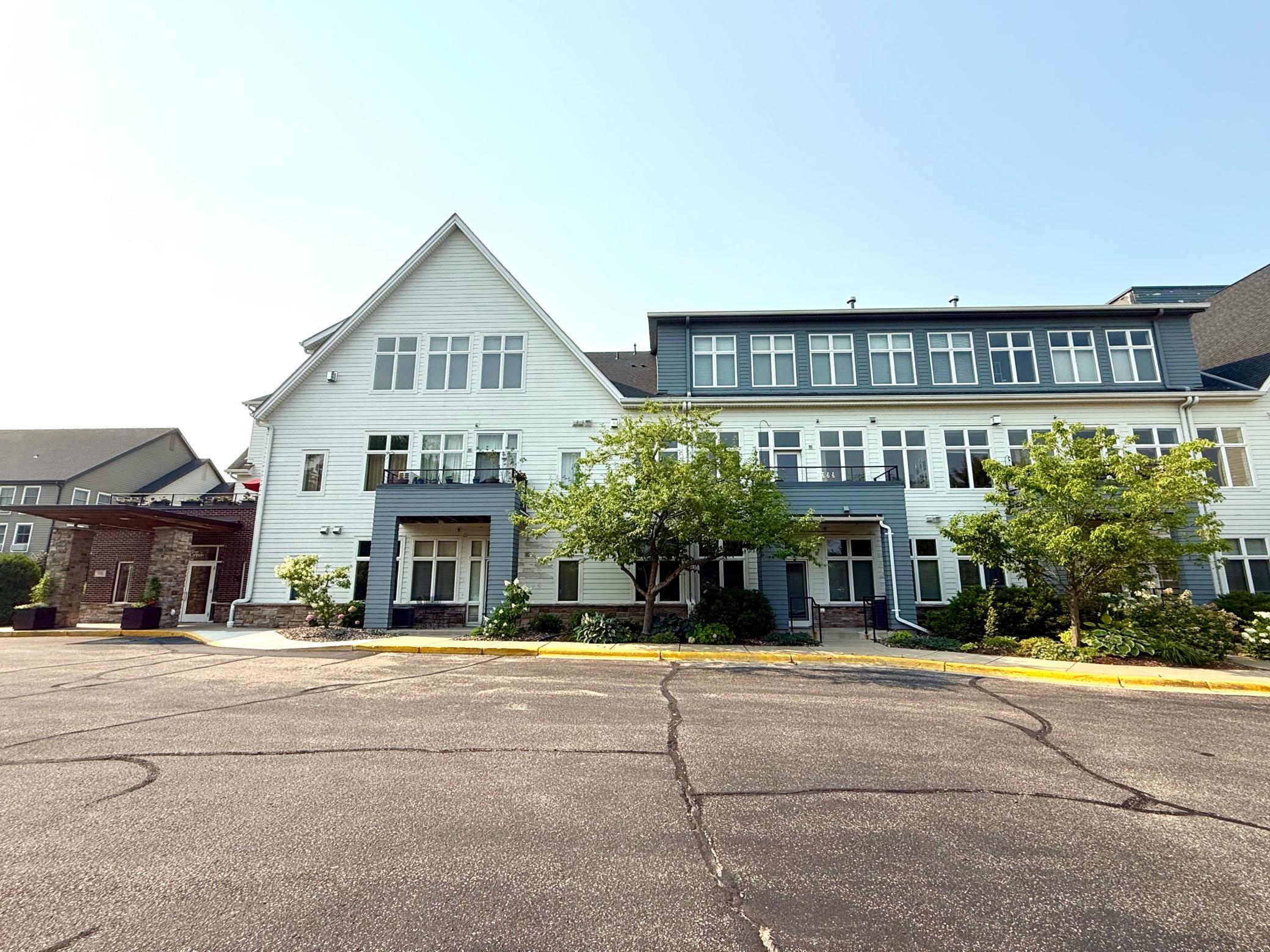 301 7th Street W Unit: 2402