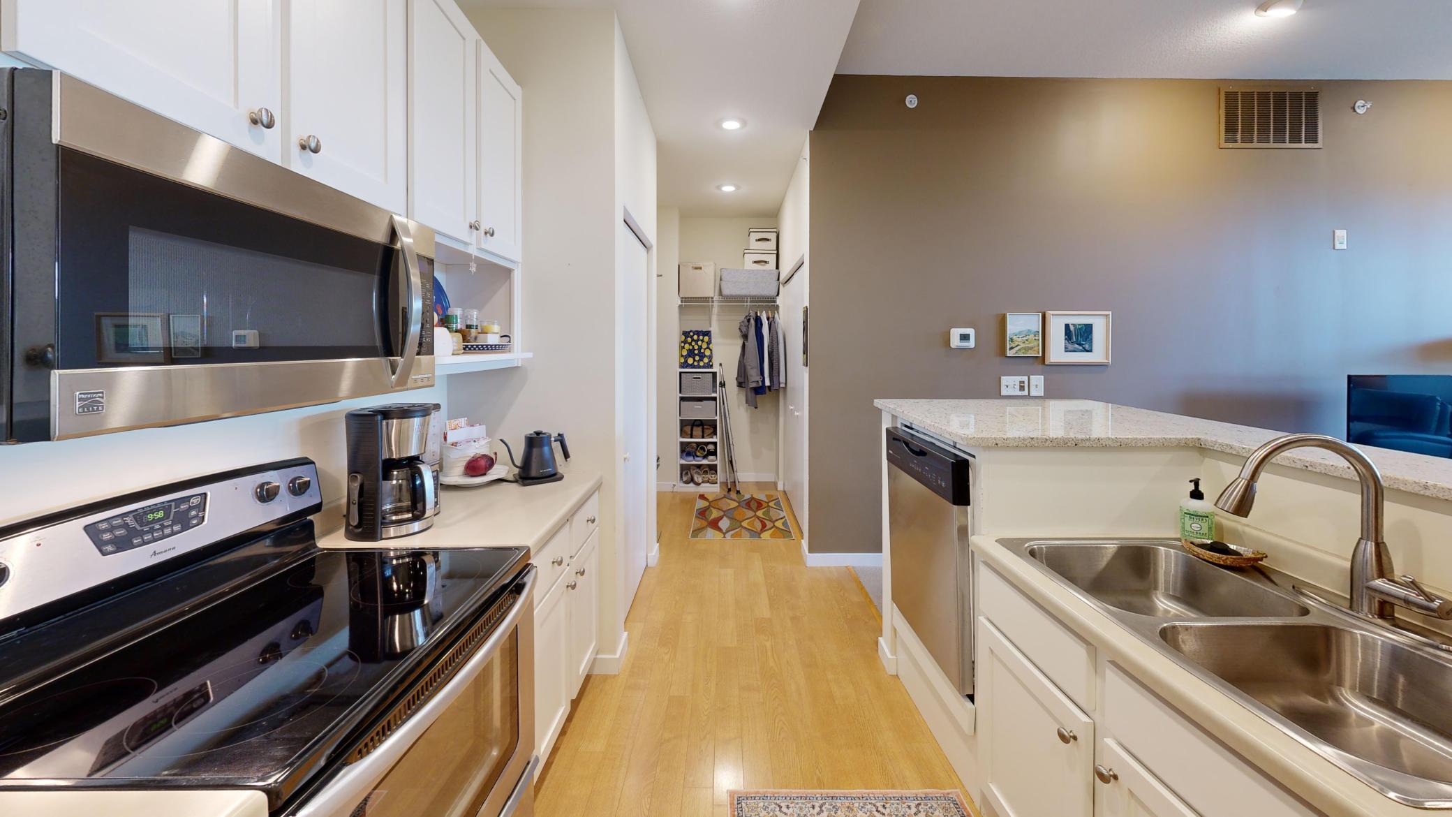301 7th Street W Unit: 2402