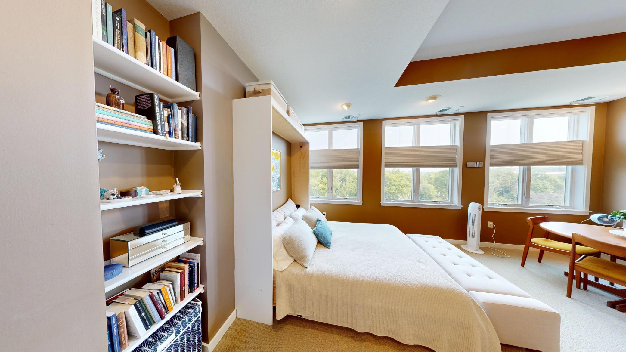 301 7th Street W Unit: 2402