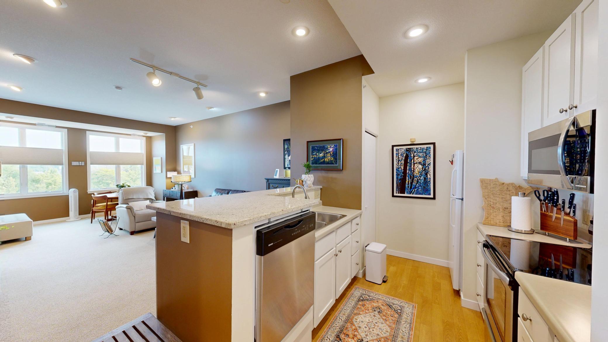 301 7th Street W Unit: 2402