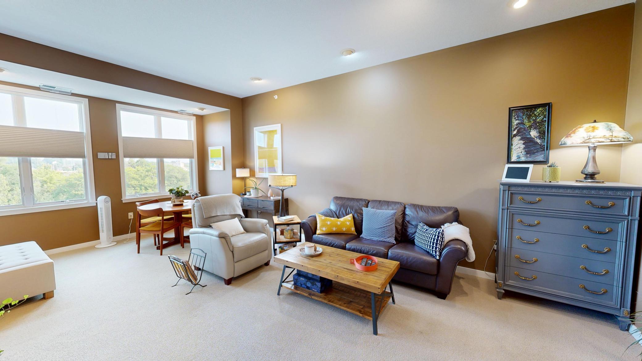 301 7th Street W Unit: 2402