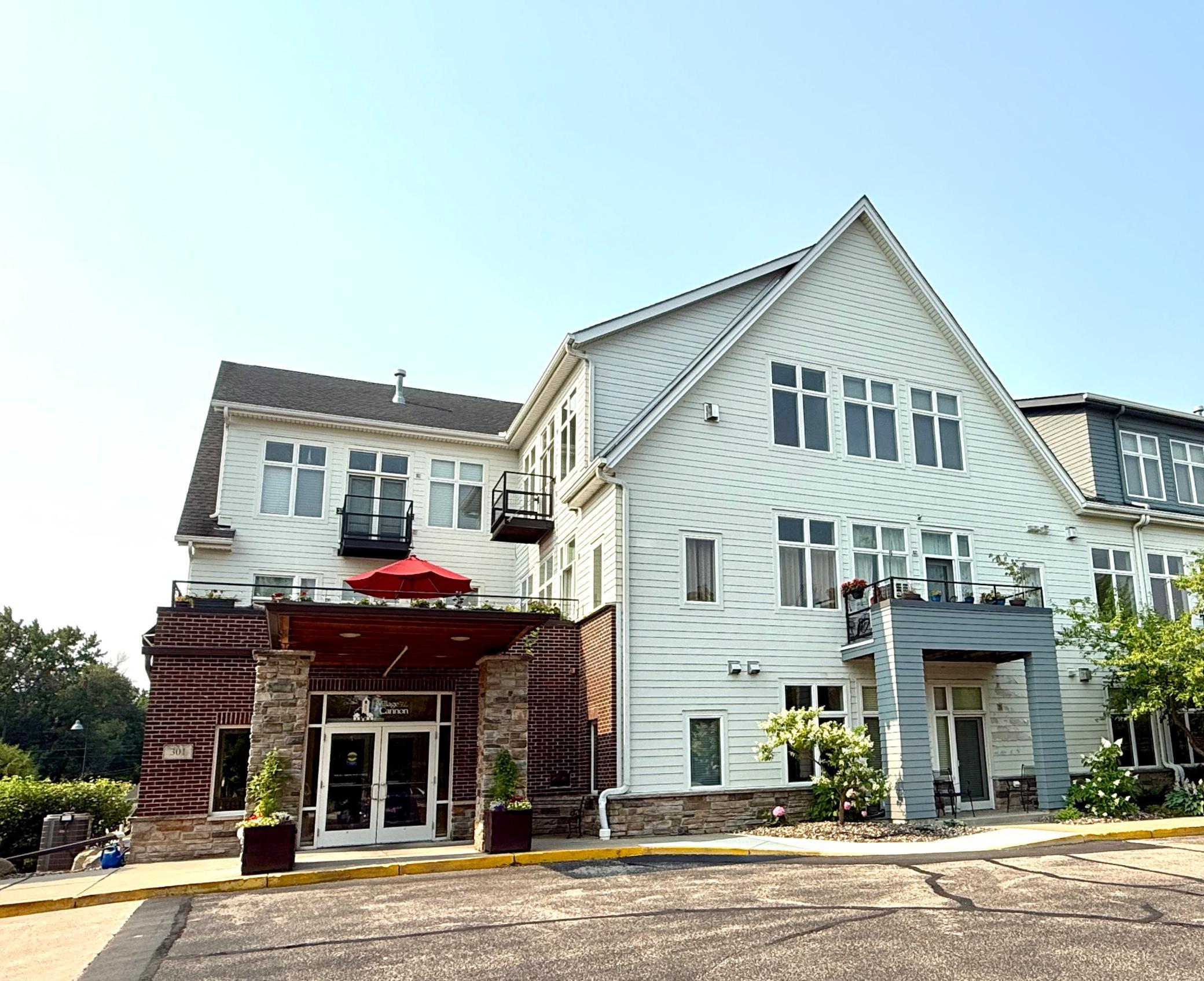 301 7th Street W Unit: 2402