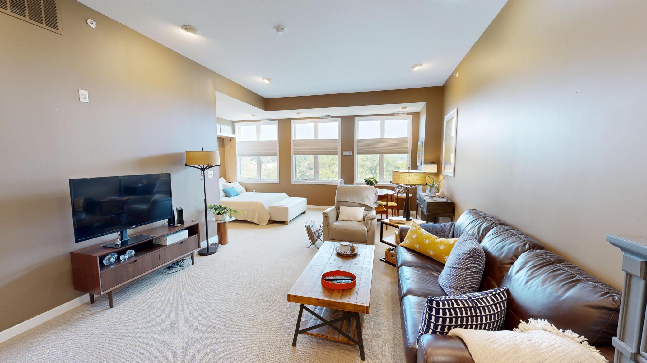 301 7th Street W Unit: 2402