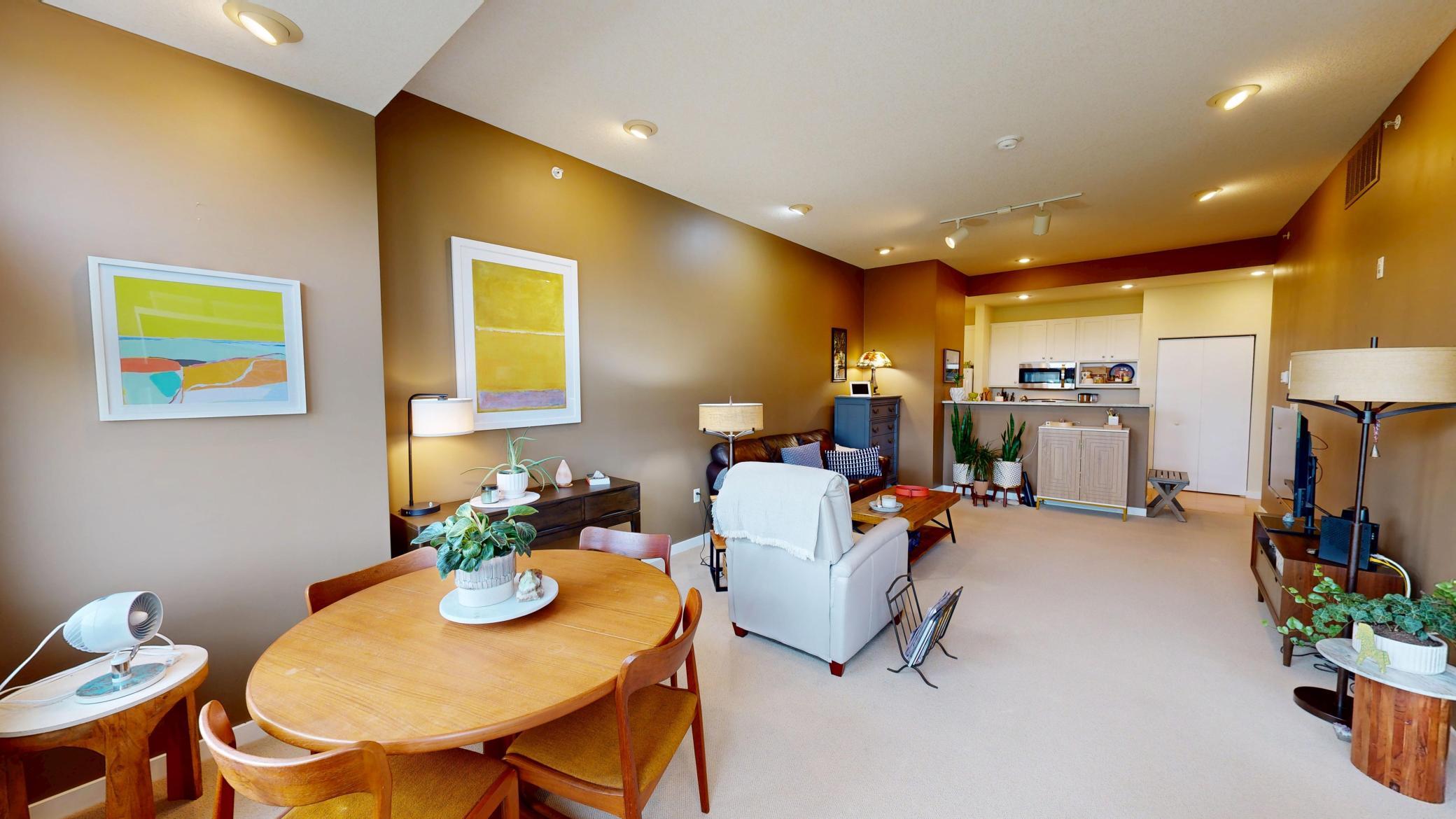 301 7th Street W Unit: 2402