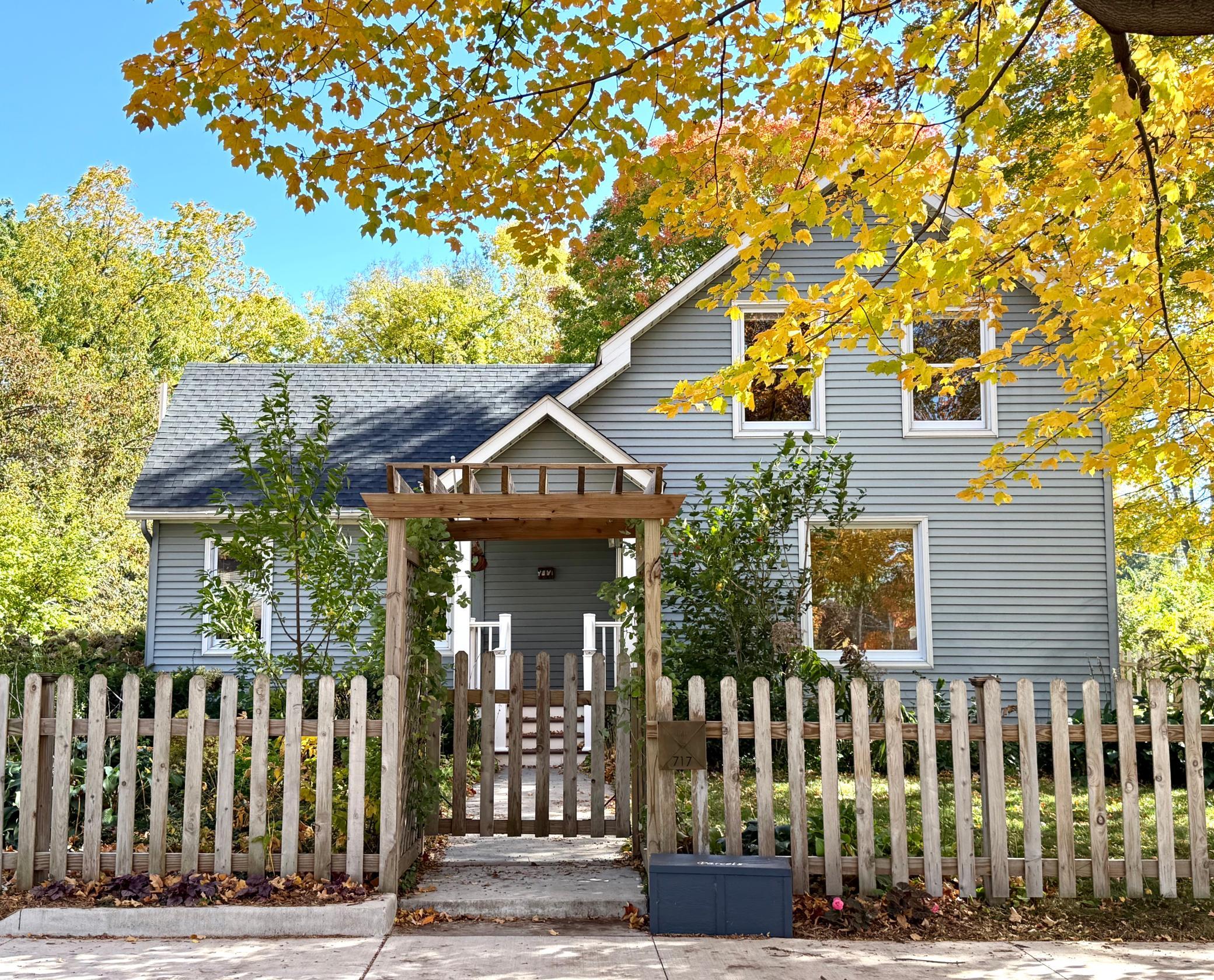 717 Winona Street