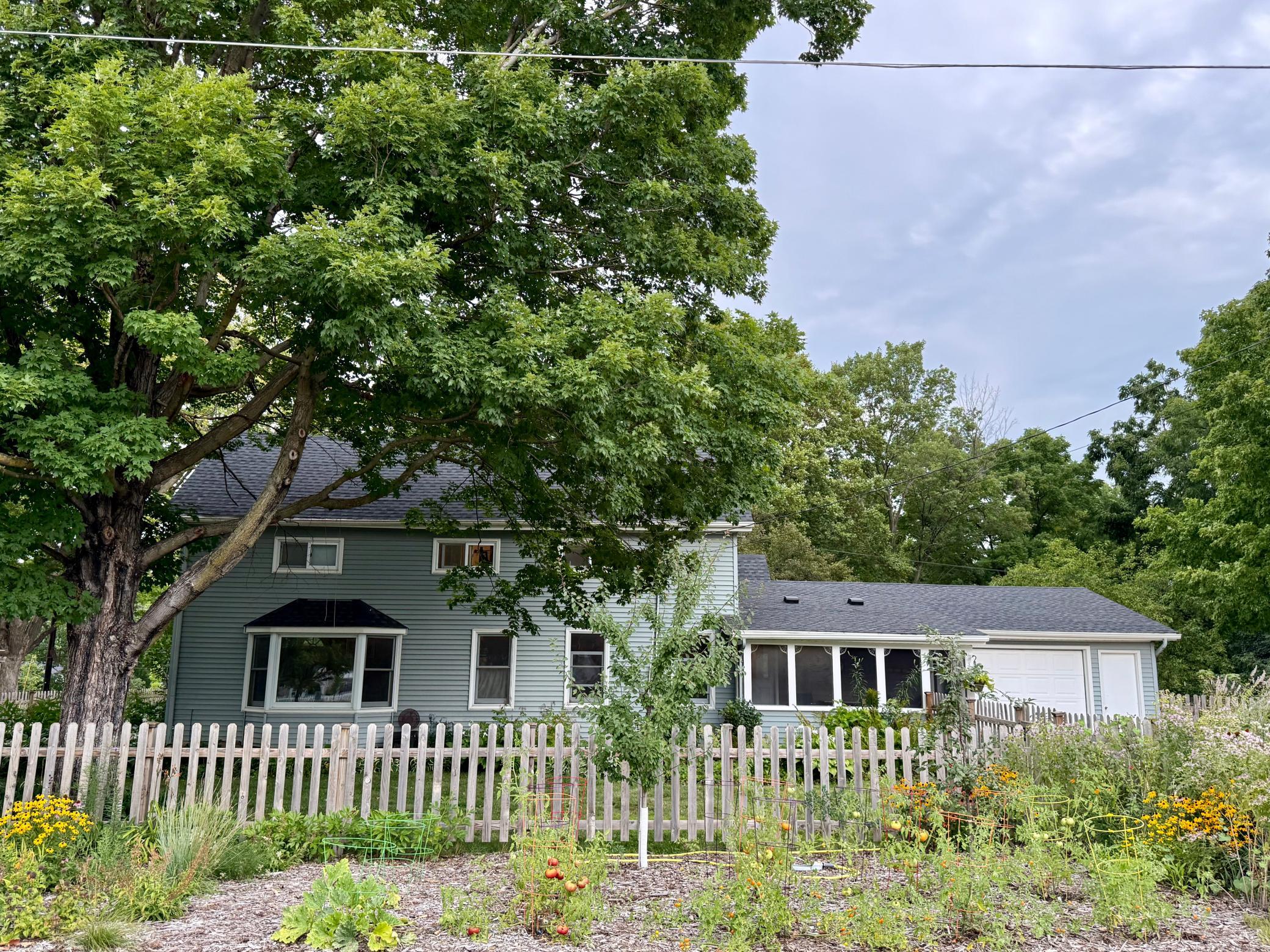 717 Winona Street