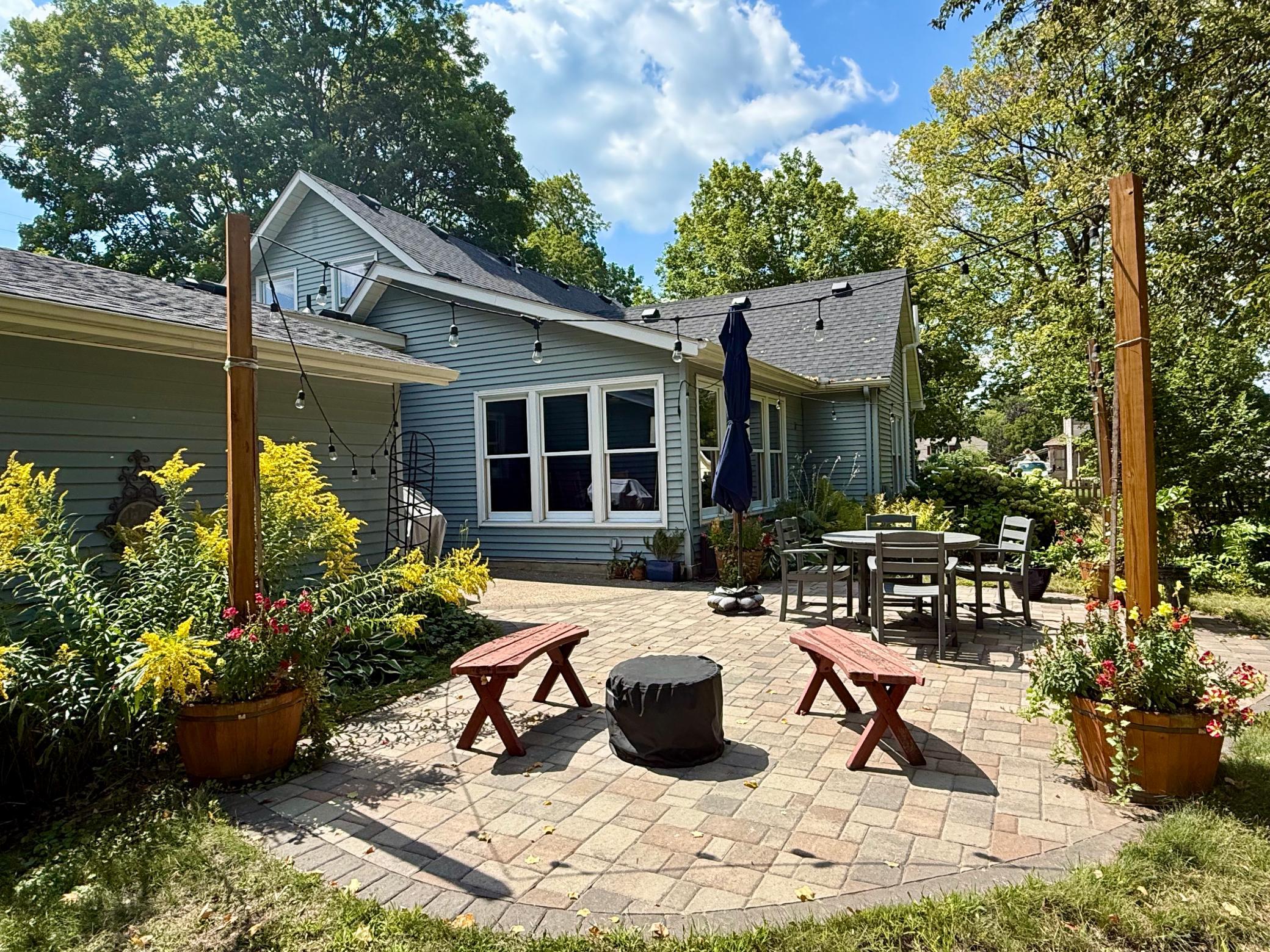 717 Winona Street