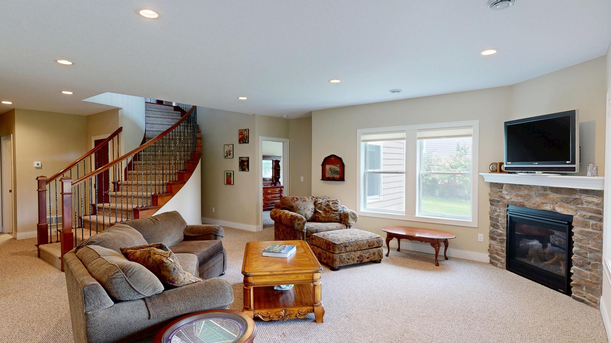 1614 Quie Lane