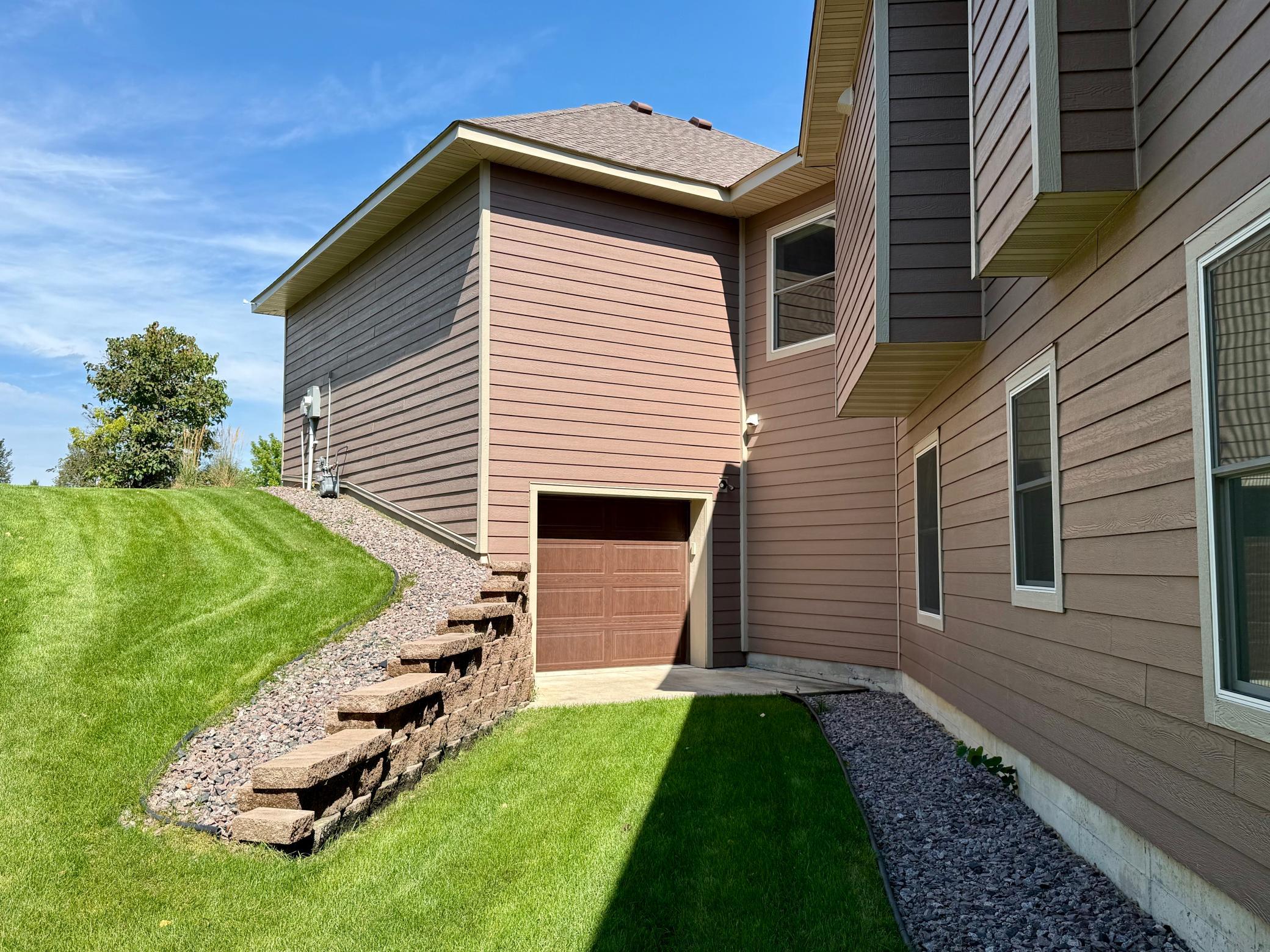1614 Quie Lane