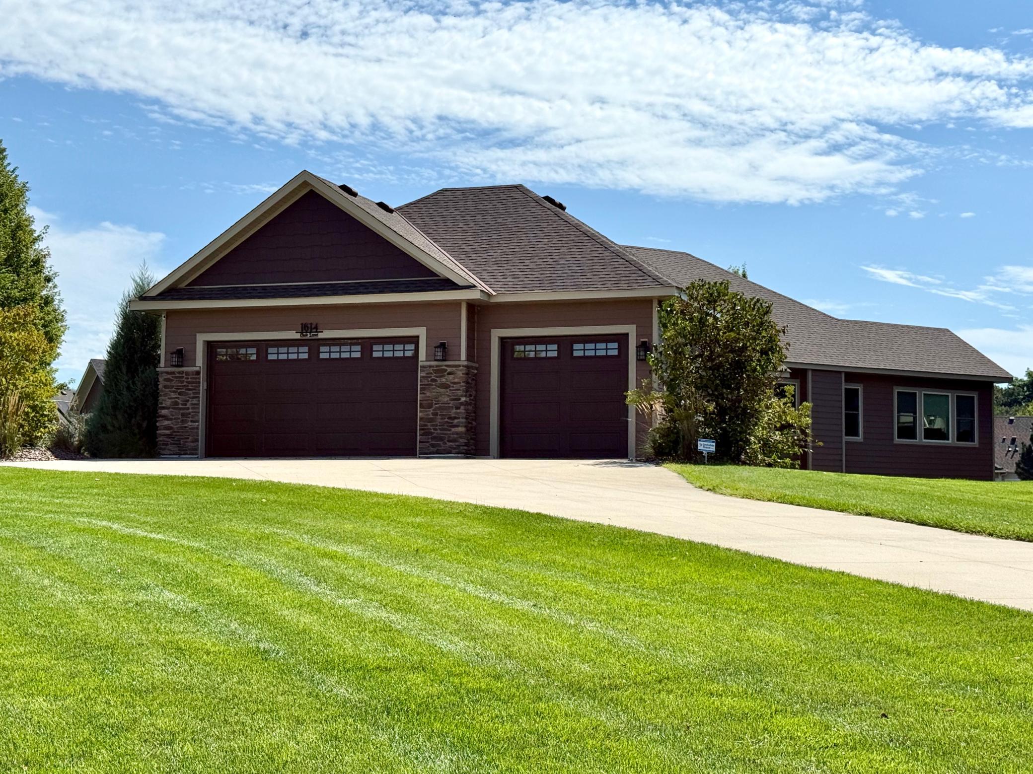 1614 Quie Lane