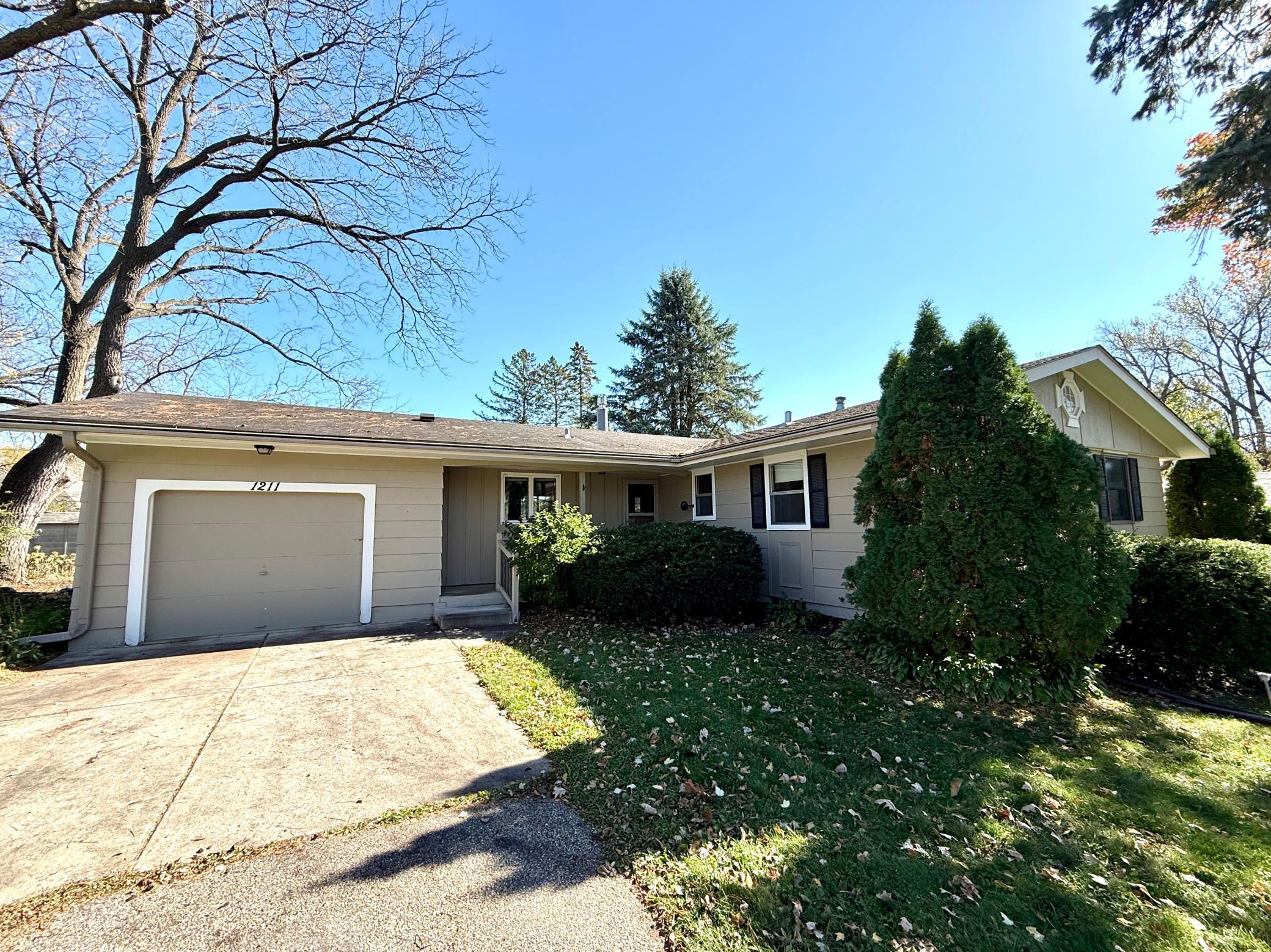 1211 Archibald Court