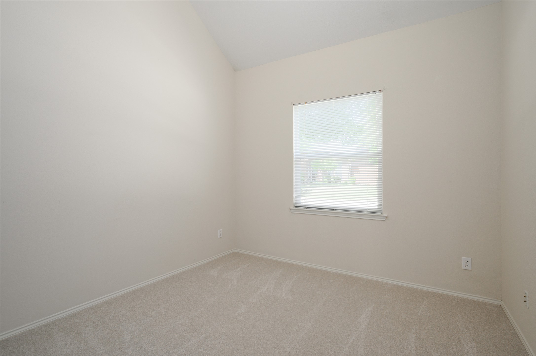 2449 London Drive