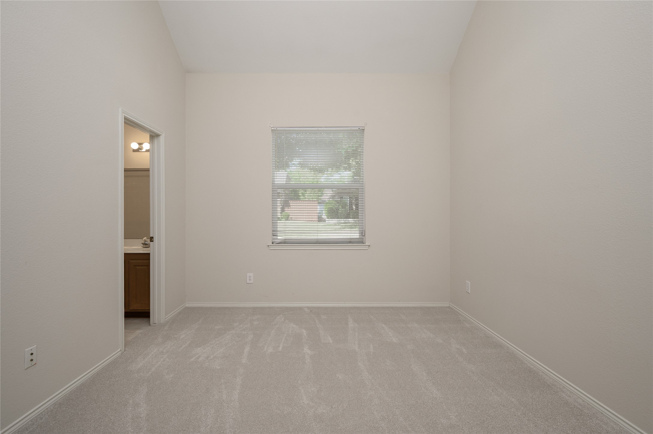 2449 London Drive