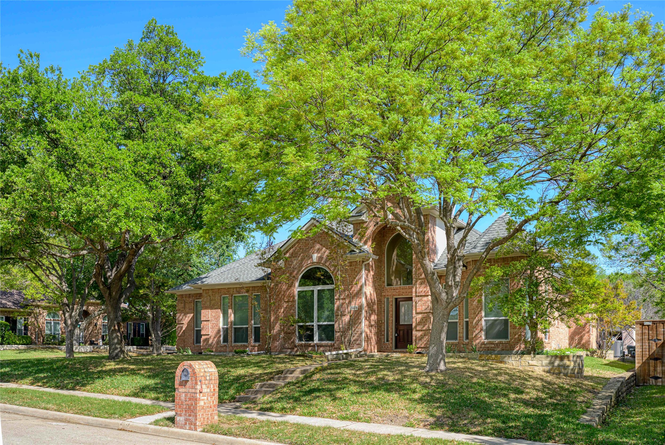 2449 London Drive
