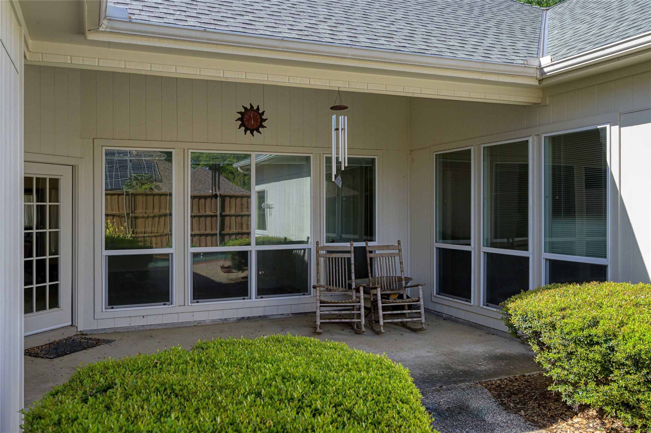 2449 London Drive