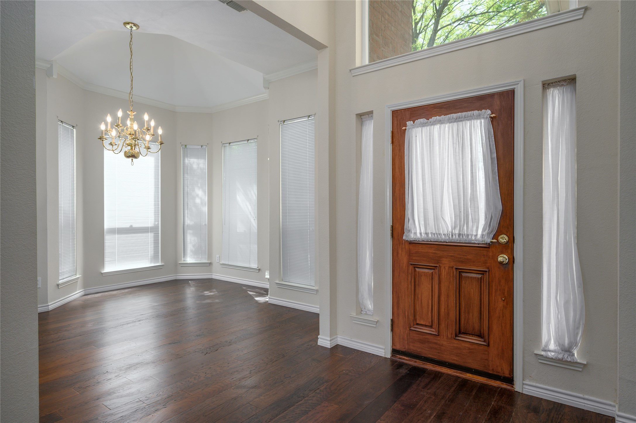 2449 London Drive