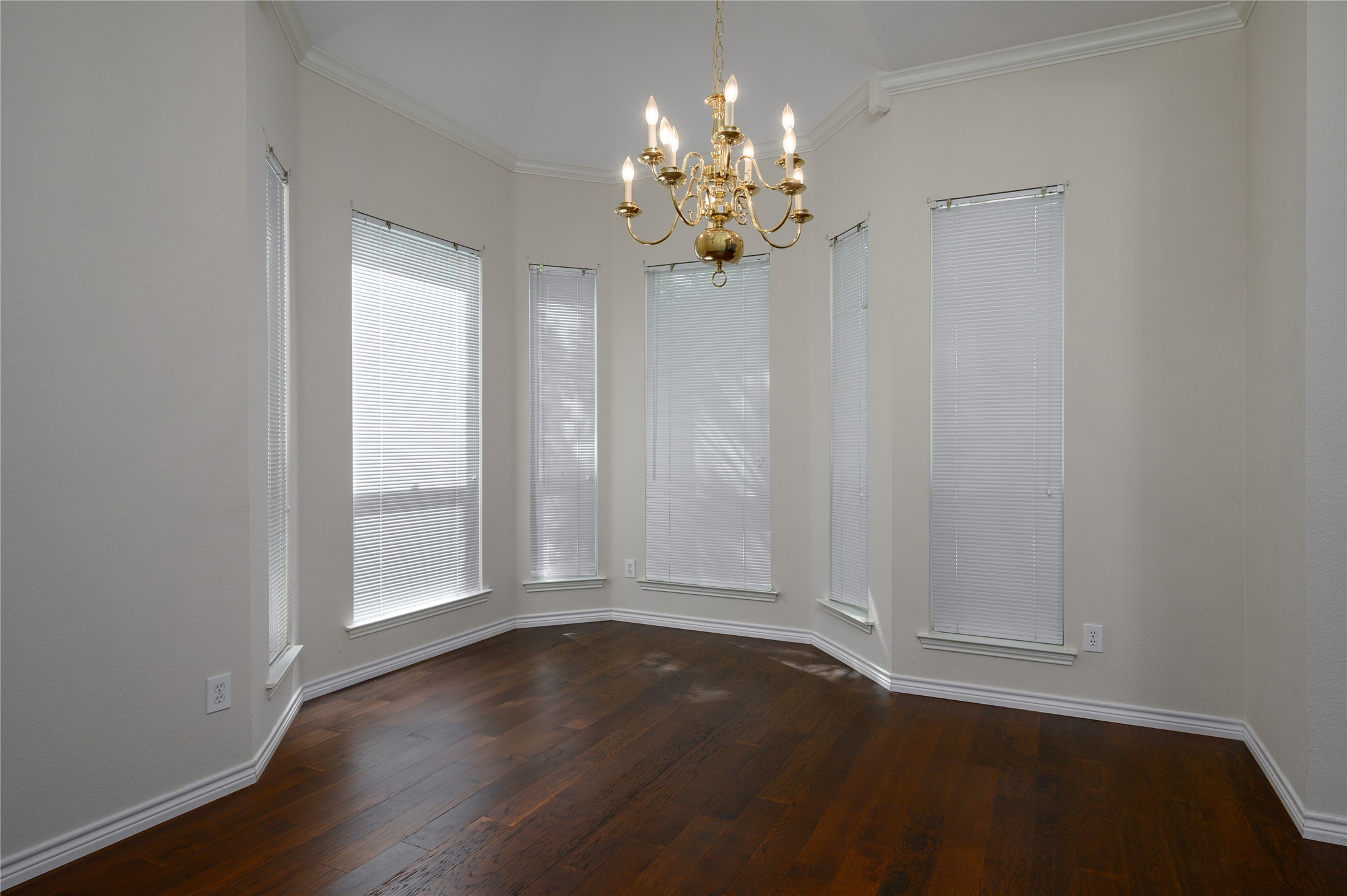 2449 London Drive
