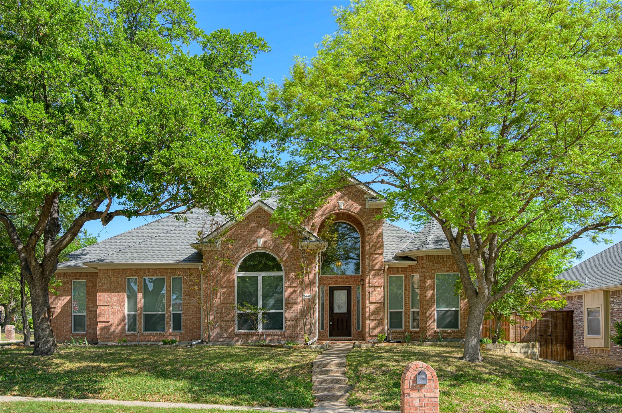 2449 London Drive