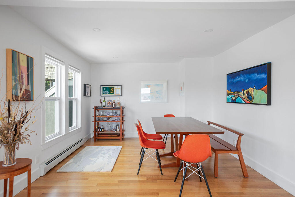 20 Lester B. Orcutt Boulevard, 4