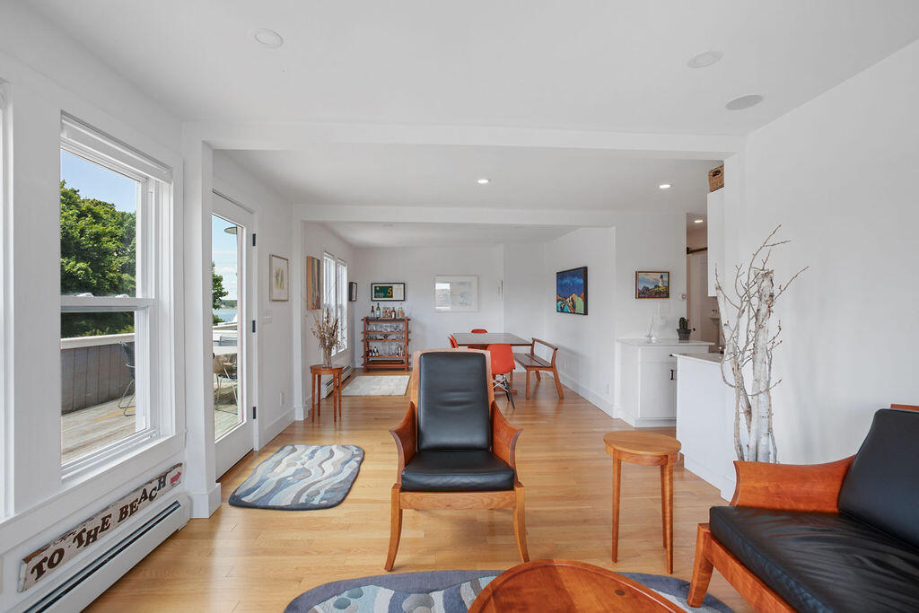 20 Lester B. Orcutt Boulevard, 4