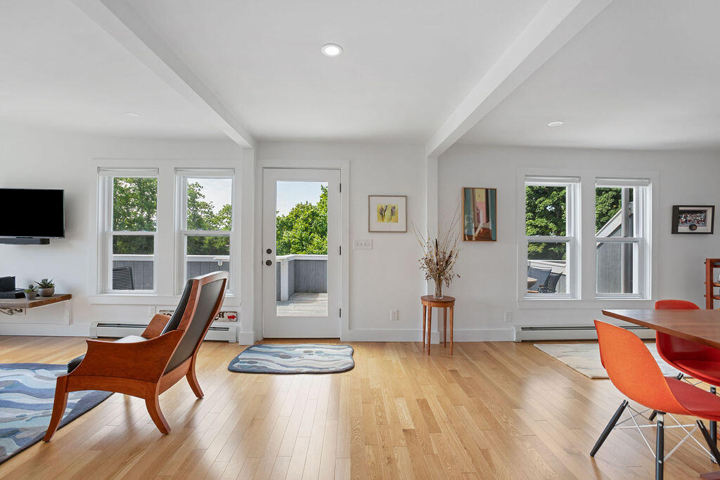 20 Lester B. Orcutt Boulevard, 4