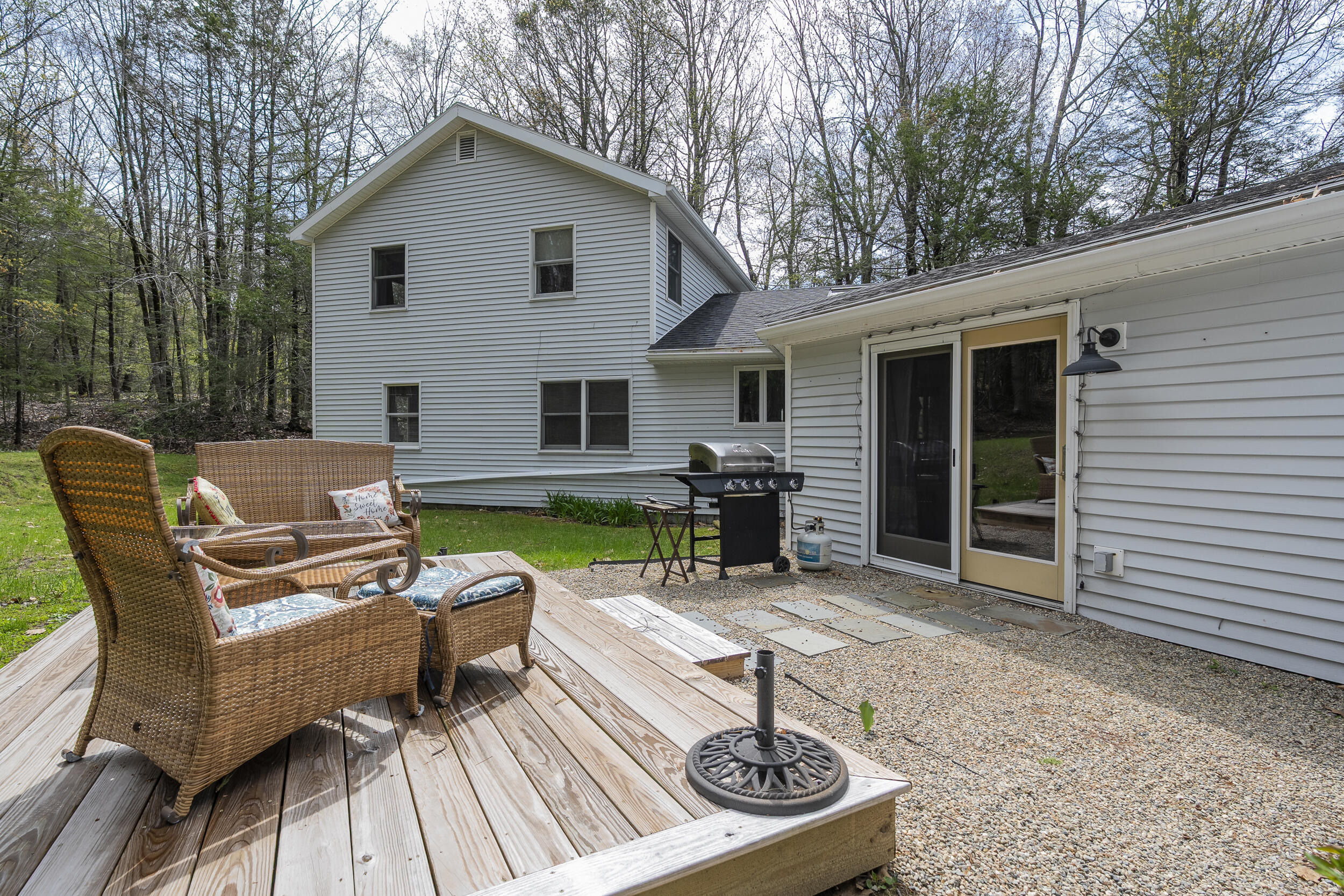 121 Log Cabin Road