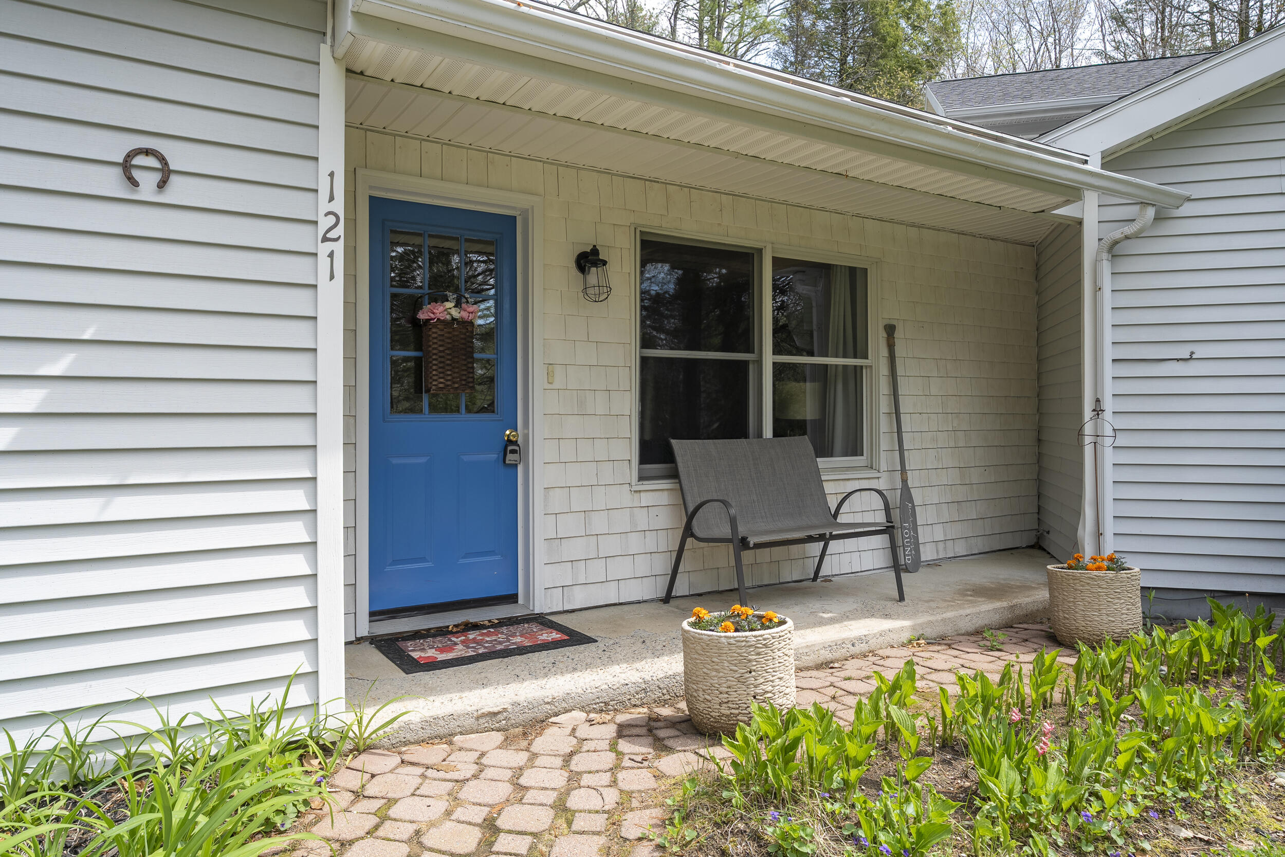 121 Log Cabin Road