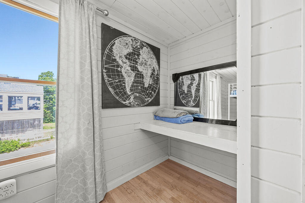 3 Surf Avenue