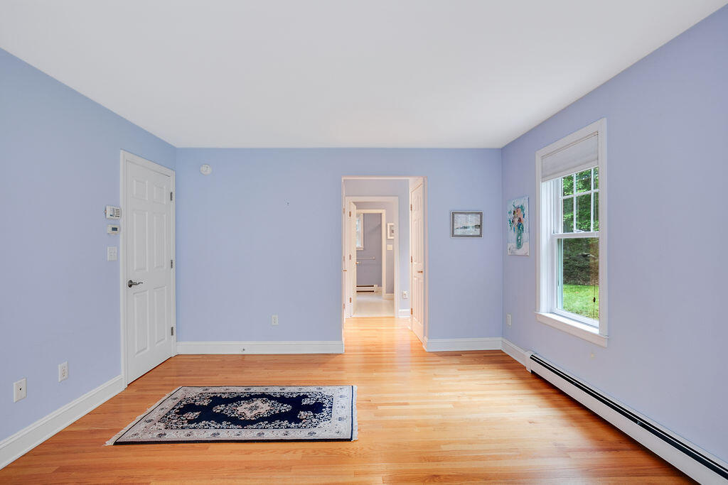 8 Shore Road