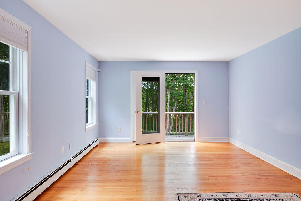 8 Shore Road