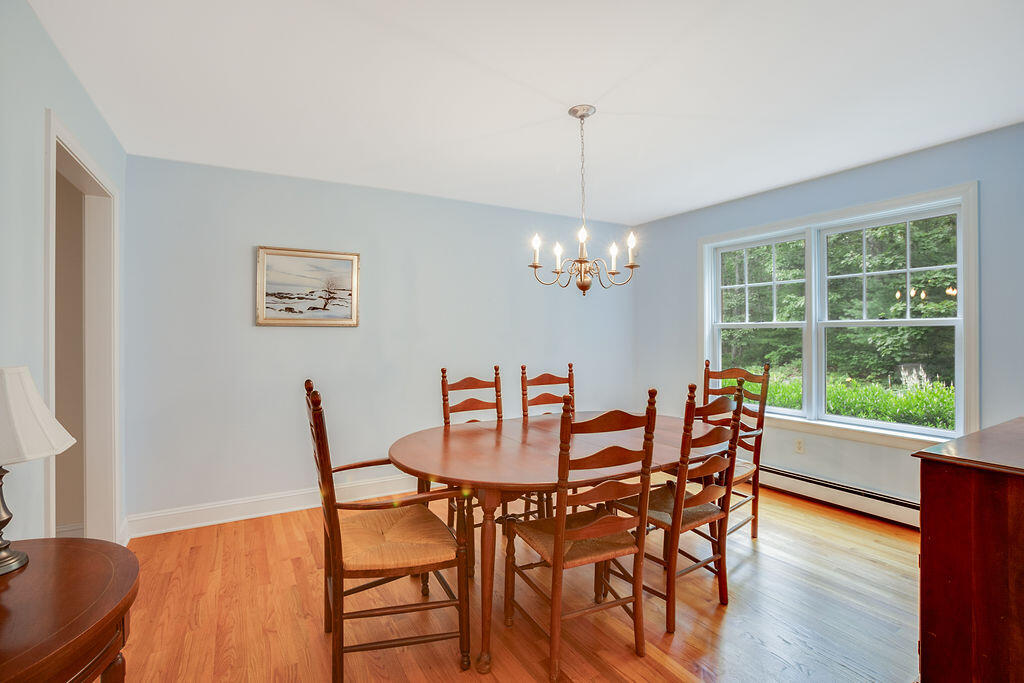 8 Shore Road